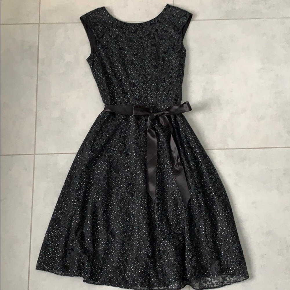 Women’s Tahari Dress